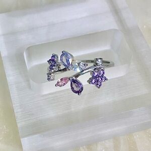 Elegant Sterling Silver and Purple leaf Ring